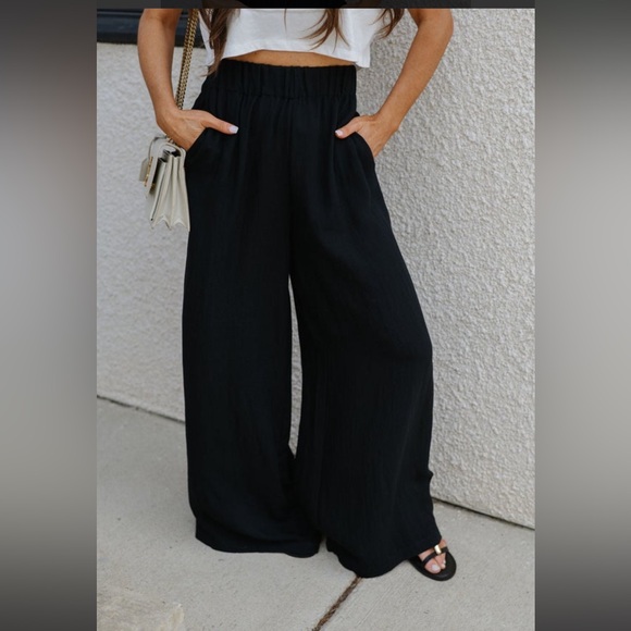 these three boutique Pants - These three boutique black Marie high flowy pants